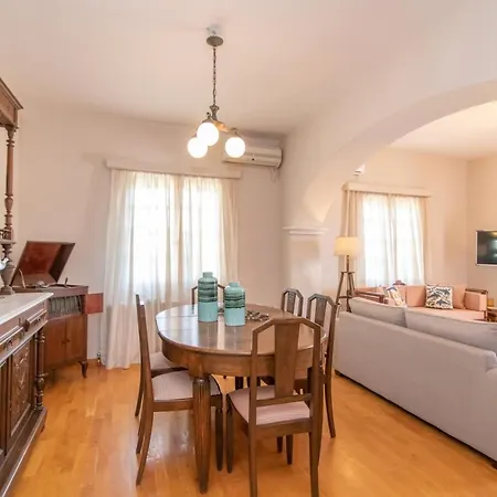 Дом отдыха Estia *