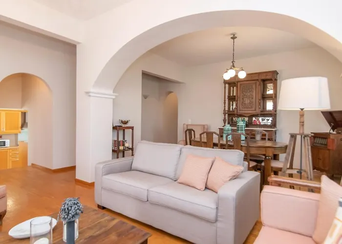 Дом отдыха Estia *